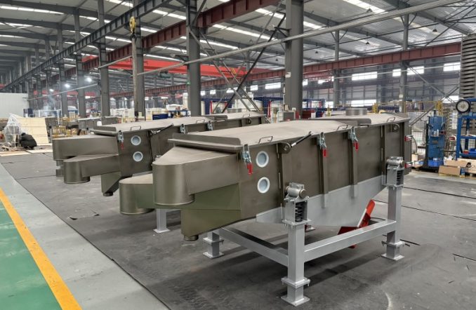 Linear Vibrating Screen For Dog/Pet Food Production